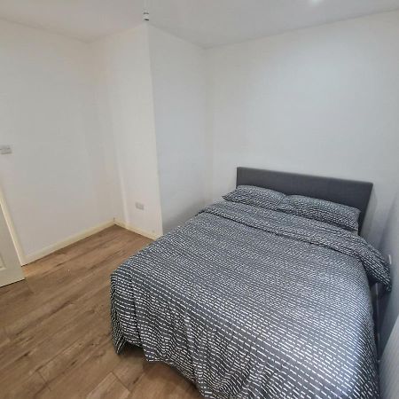 Mile End Budget Guesthouse Londra Exterior foto